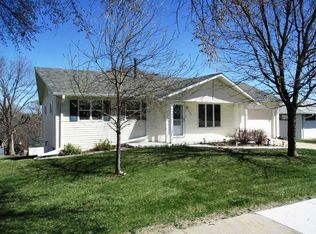 203 Apache Dr, Mccook, NE 69001