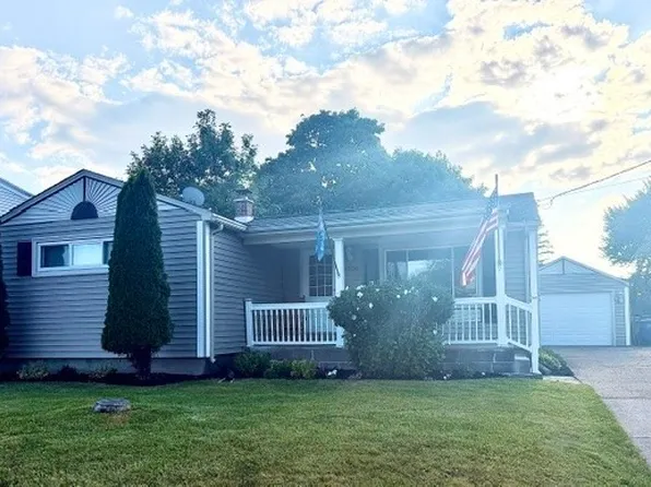 1700 Eggert Rd, Amherst, NY 14226
