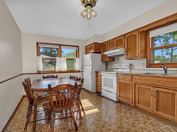 5th image of 1314 Minnesota St E
