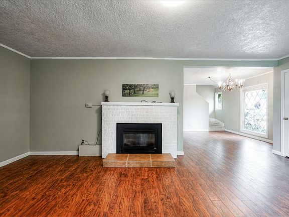 5th image of 1016 SE Grace Ave