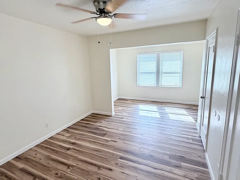 544 W Vassar Ave — Photo 7
