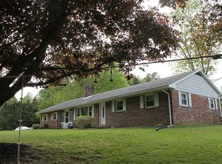 446 N Heidelberg Rd, Robesonia, PA 19551