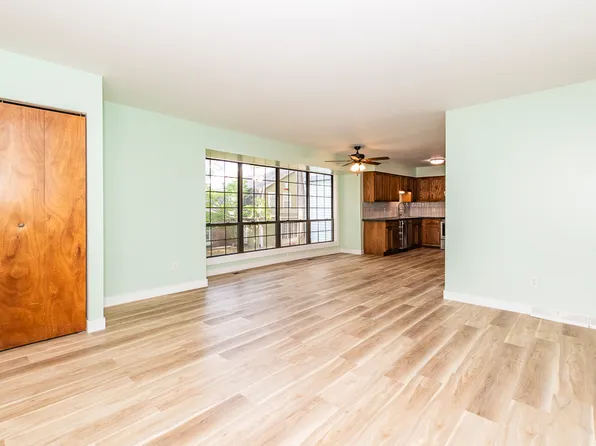 7555 Timbercreek Ct APT 1, Portage, MI 49024