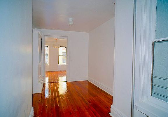 5th image of 308 E 94th St #4B