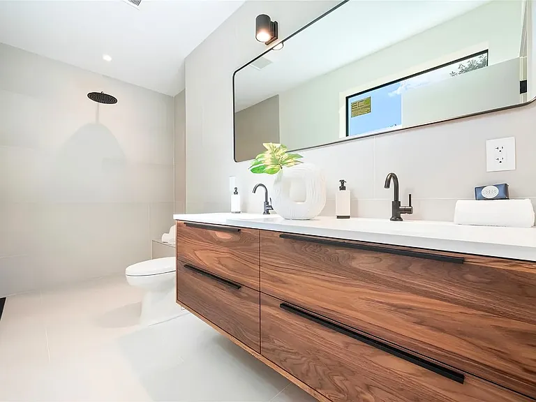 3073 Hibiscus St — Photo 10