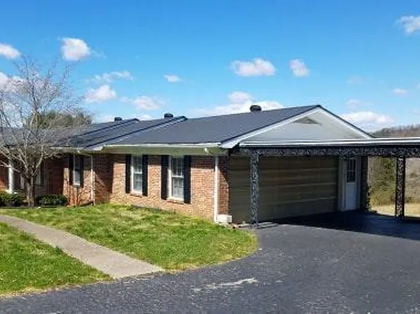 824 Apple Dr, Livingston, TN 38570