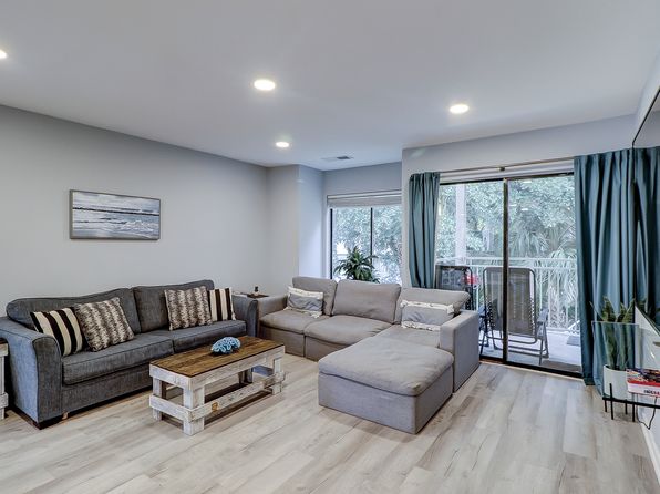 15 Deallyon Ave APT 36