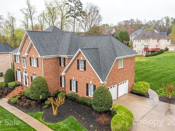 3rd image of 2872 Scarborough Ct