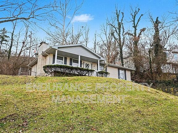 5th image of 334 Hyde Park Dr