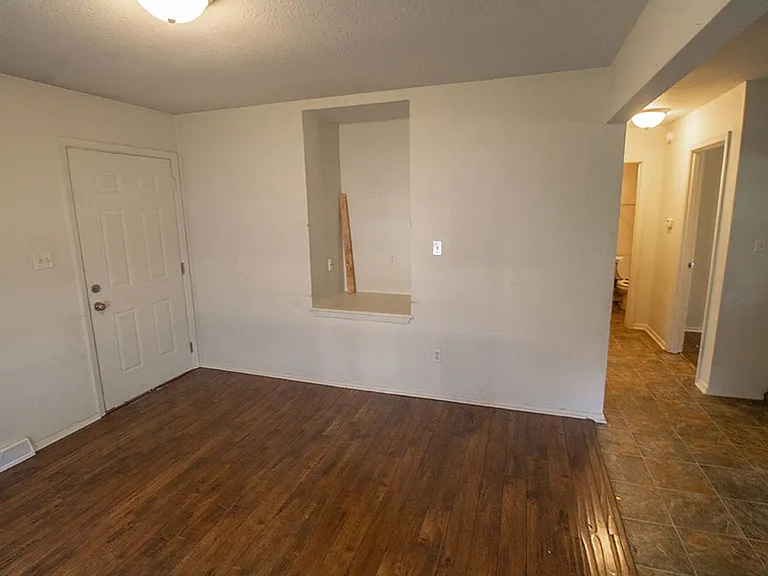 1013 W Ash St — Photo 6