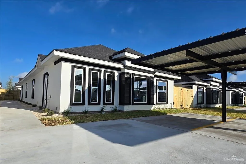 3 bed, 2.0 bath, 1065 sqft, $1,350 — Photo 1