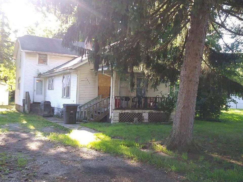 2nd image of 2615 Lowell St