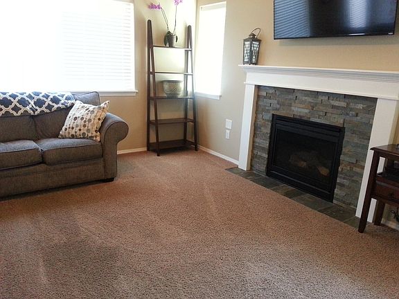 4th image of 242 Pond Lily Dr