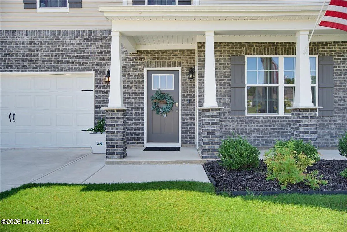 4 bed, 3.5 bath, 3108 sqft, $2,750 — Photo 2
