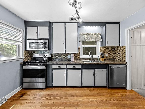 4th image of 1300 English Blvd
