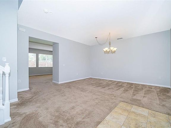4th image of 212 Black Springs Ln