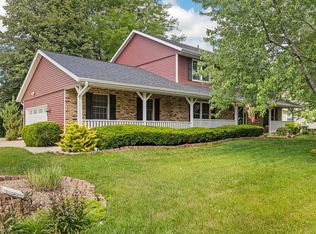 360 Boyson Rd NE, Cedar Rapids, IA 52402