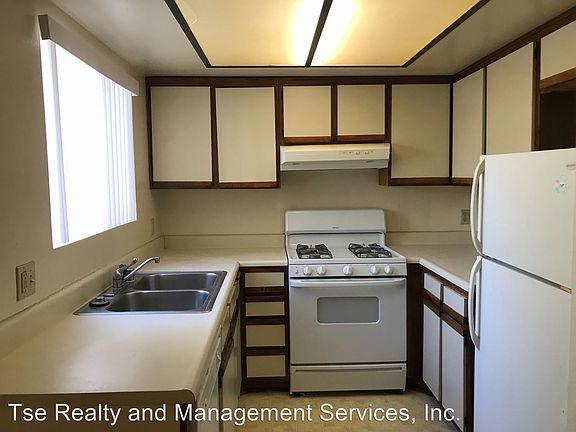 4th image of 987 E Del Mar Blvd APT 6