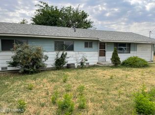 2104 W 5th St, Grandview, WA 98930