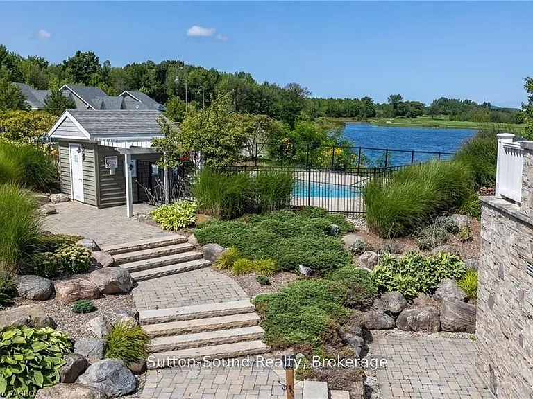 116 Laurens Ln — Photo 32