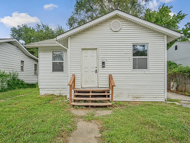 5611 Hallows Ave — Photo 7