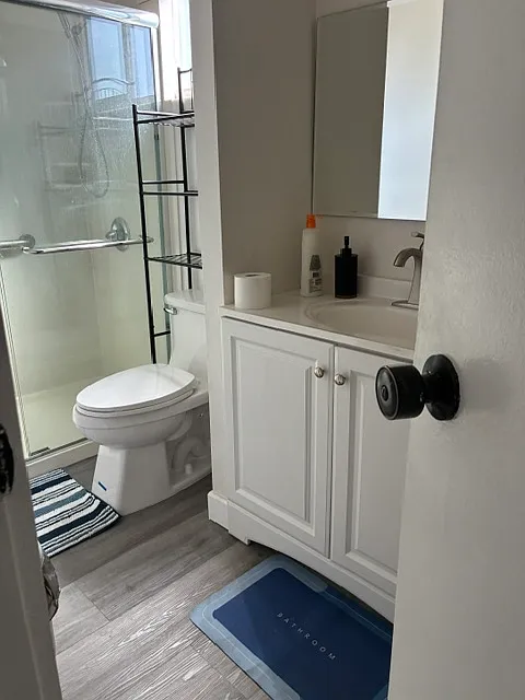 3 bed, 1.5 bath, 1200 sqft, $3,200 — Photo 2
