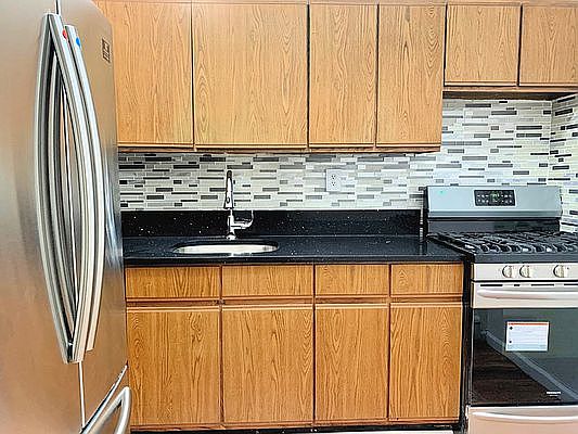 2nd image of 1281 Putnam Ave #2