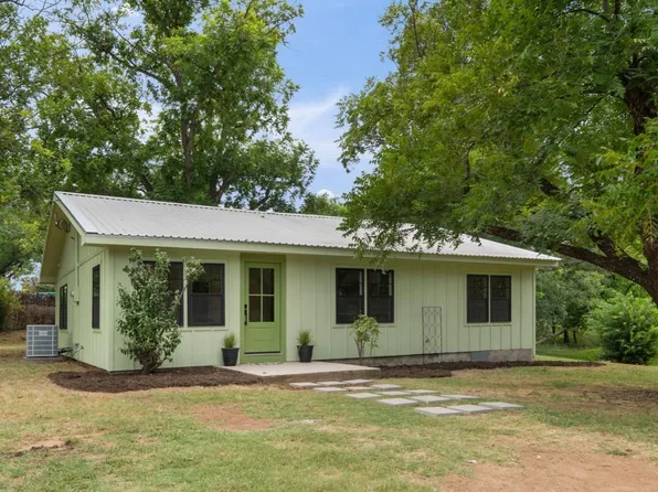 400 E Hamilton Street, Llano, TX 78643