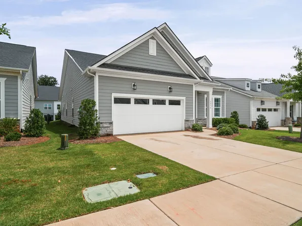 8016 Brookbank Dr, Charlotte, NC 28269