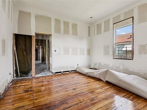 5th image of 1512 Arts St