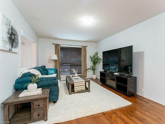 3rd image of 1134 Riddell Cres
