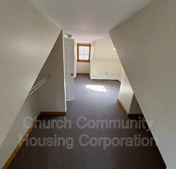 171 Conanicus Ave #D — Photo 9