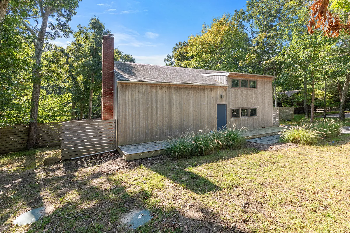 Building Photo - 34 Runnymeade Dr