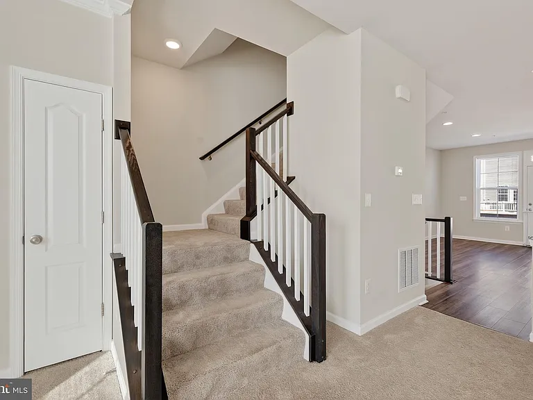 1023 Flester Ln — Photo 17