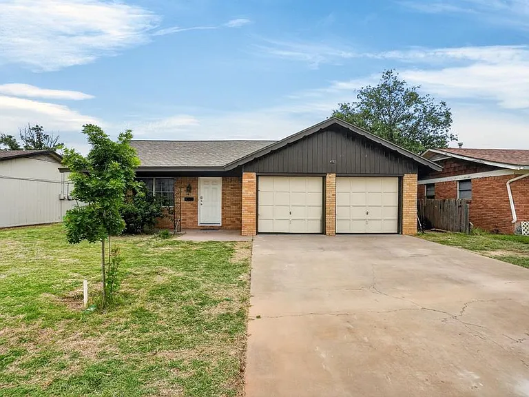 4427 Leddy Dr — Photo 1