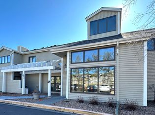 1372 Carling Dr APT 211, Saint Paul, MN 55108