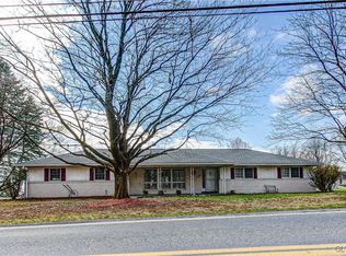 6214 Hilltop Rd, Orefield, PA 18069