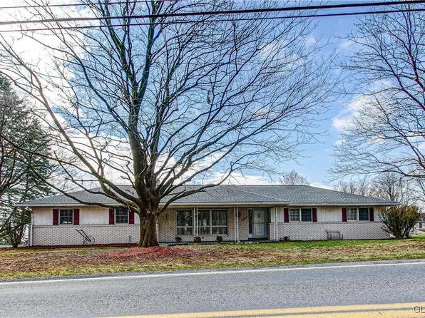 6214 Hilltop Rd, Orefield, PA 18069