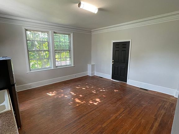 2nd image of 1411 E King St APT 1A