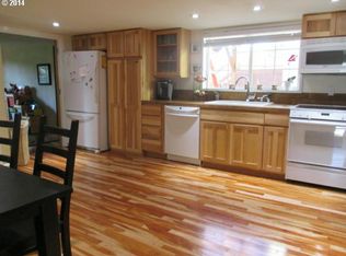 38425 Sandy Heights St, Sandy, OR 97055