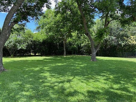 5th image of 4713 Holiday Ln E