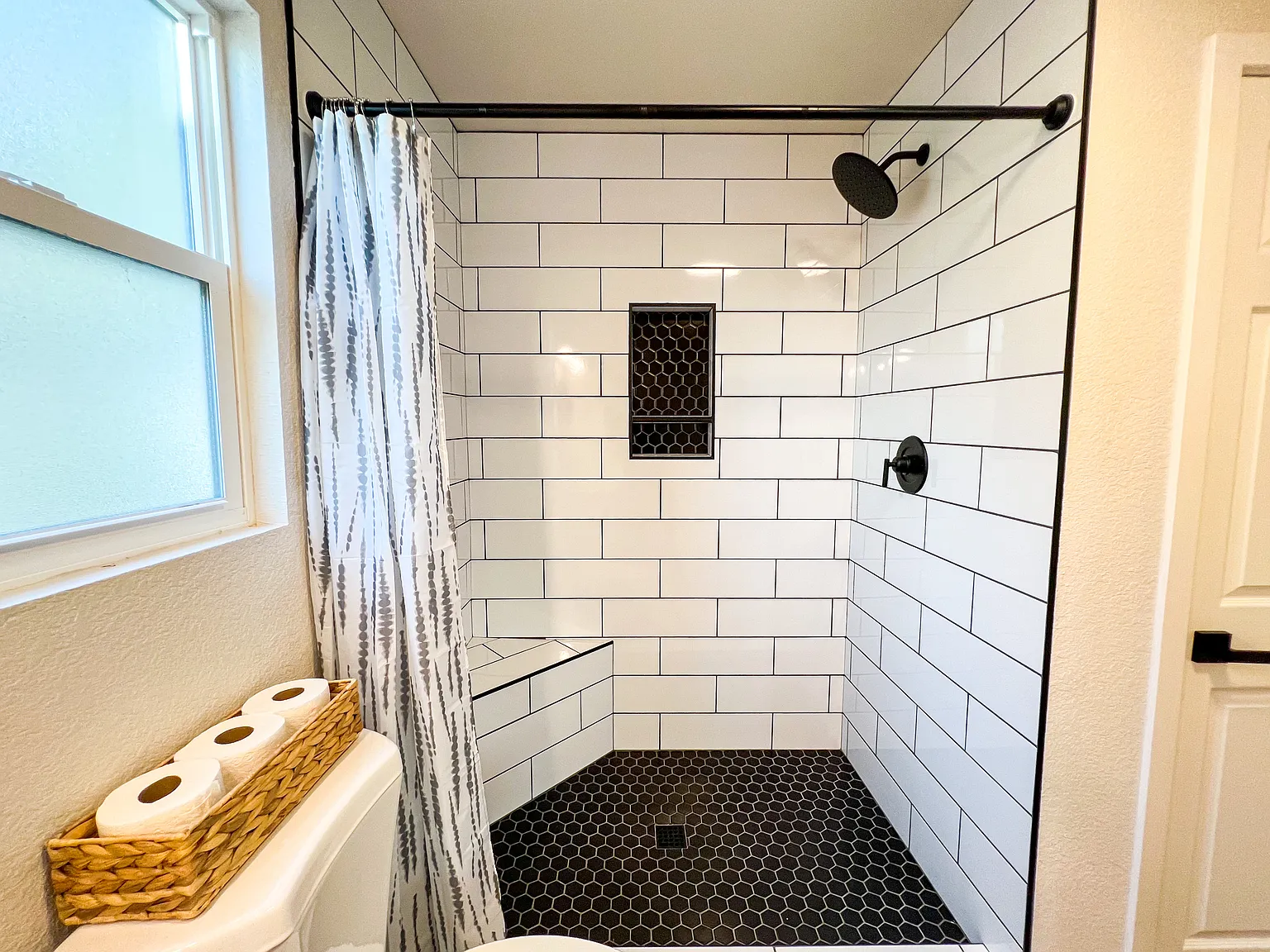 229 W Stanford Ave — Photo 4