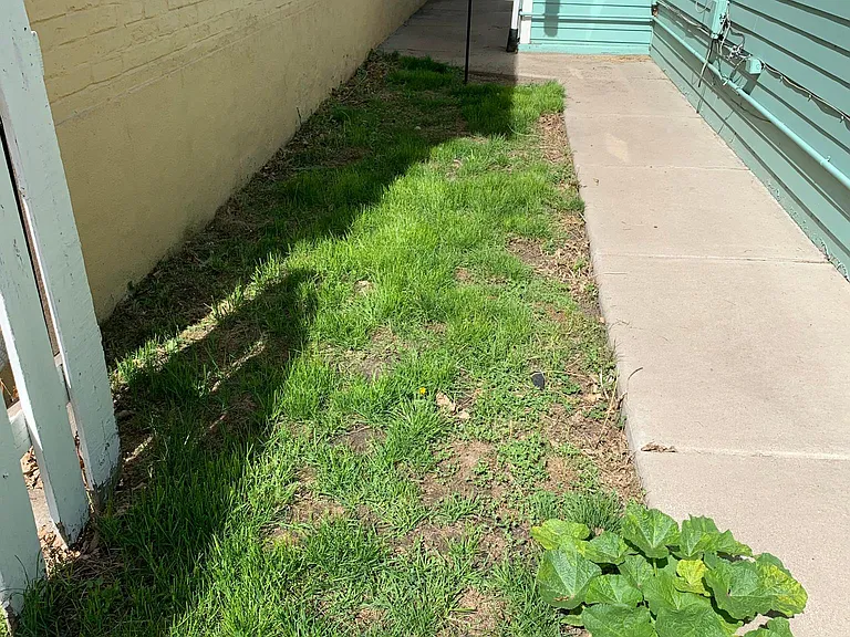 627 N Elati St — Photo 23