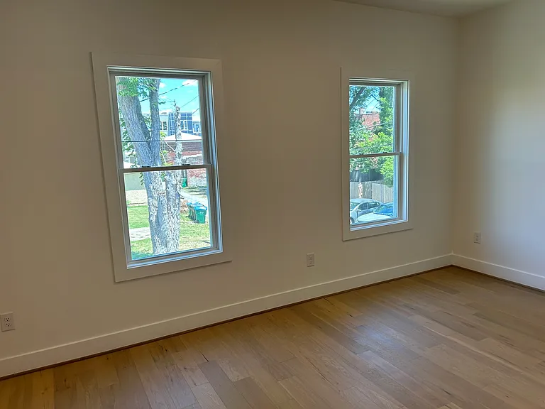 115 W 14th St #B — Photo 19