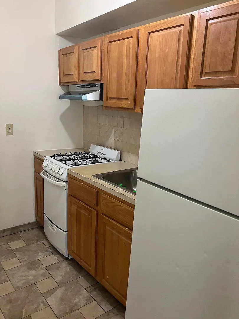 1 bed, 650 sqft, $1,800 — Photo 3