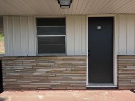 10524 Farm Road 2180, Cassville, MO