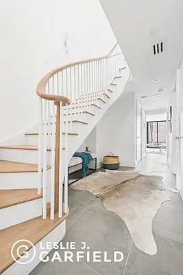 Sold by Leslie J. Garfield | media 16