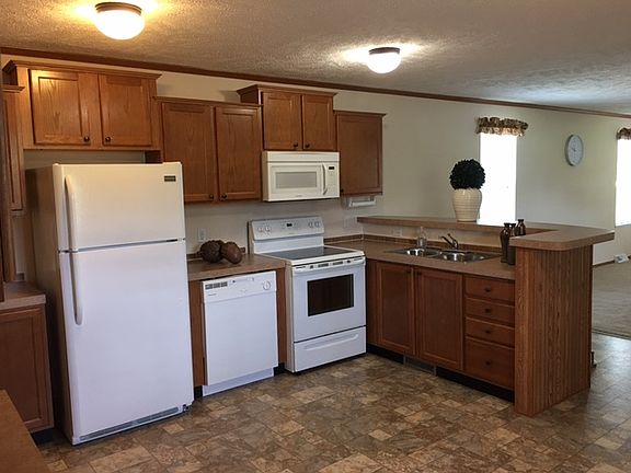 open concept kitchen/living