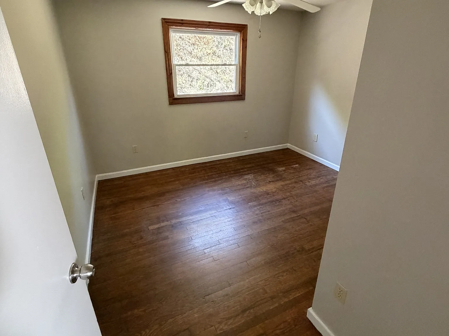 609 C Street - B — Photo 4