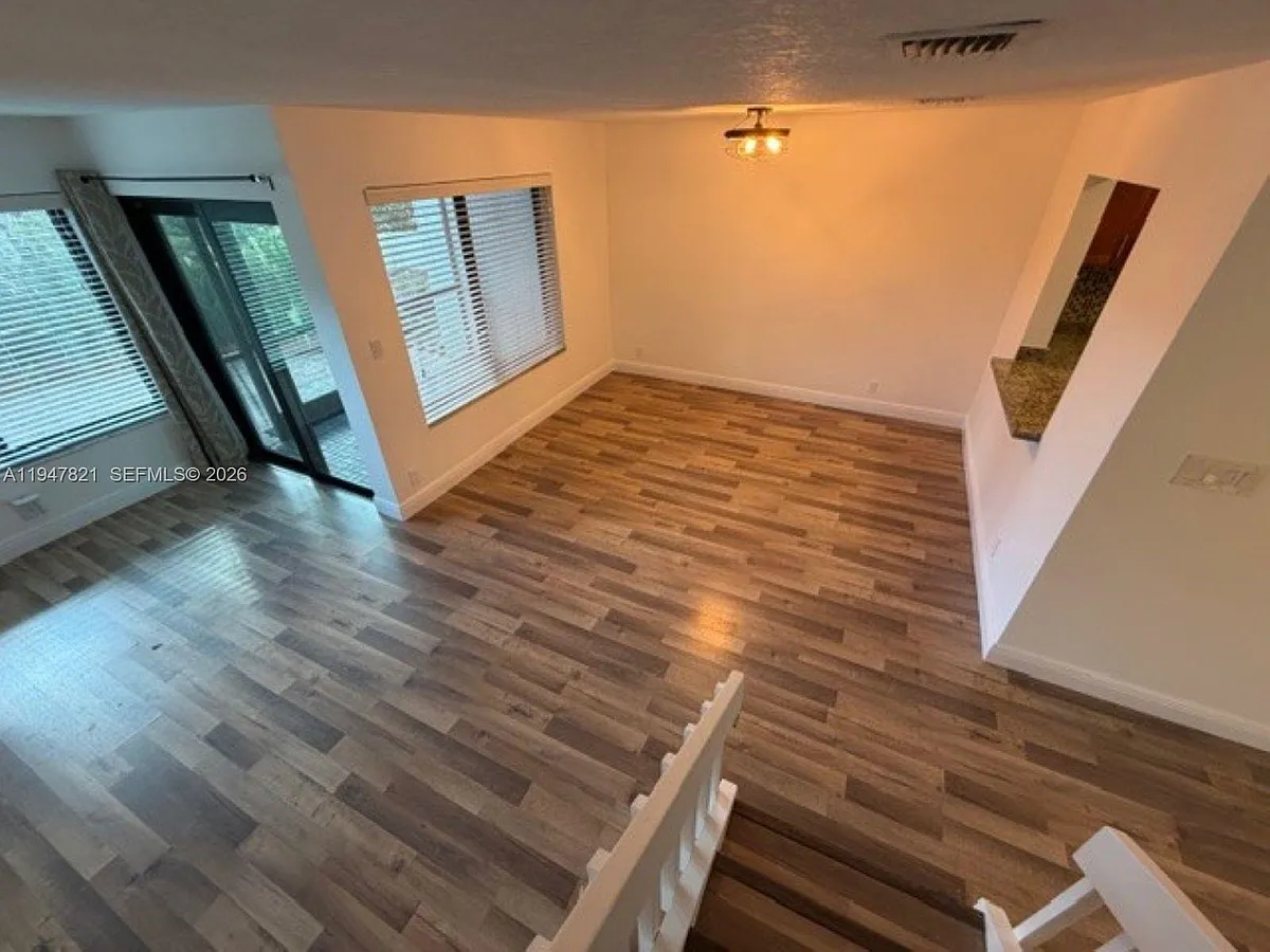Building Photo - 1617 Cypress Pointe Dr #1617